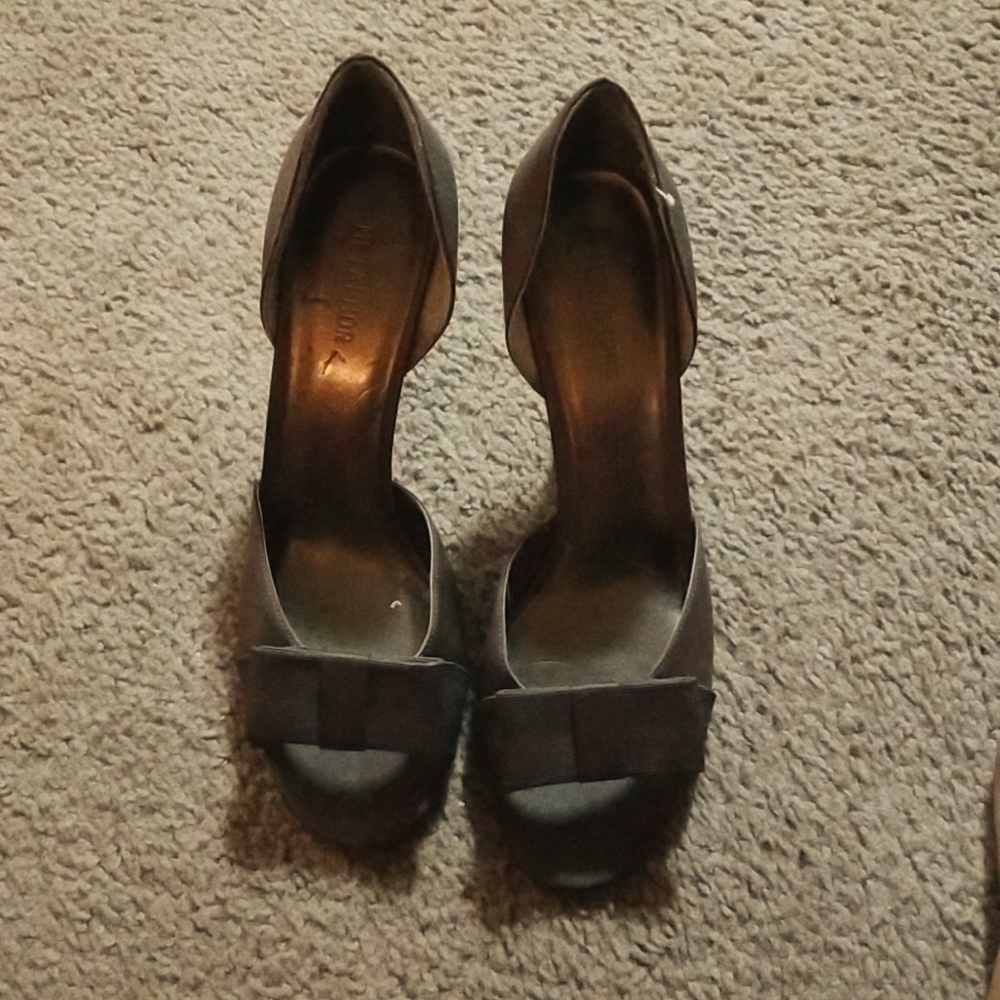 Metaphor Satin Bowed Pumps